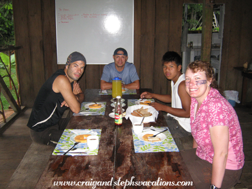 Breakfast at Shiripuno Lodge: Felipe, Arturo, Ñame, and Steph