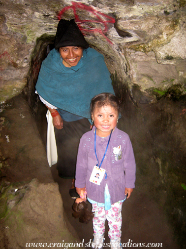 Rosa and Sisa in the narrow caves
