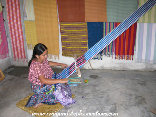 Backstrap weaving demonstration, Telar de Cintura Chinimaya, San Juan la Laguna