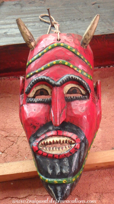 Lucifer mask, Moreria Santo Tomas
