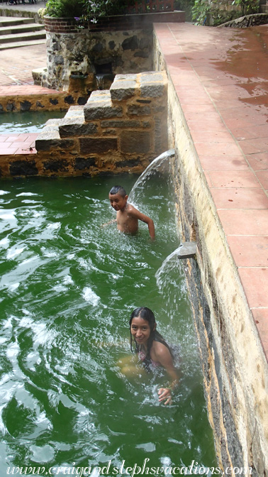 Eddy and Aracely in the hot springs