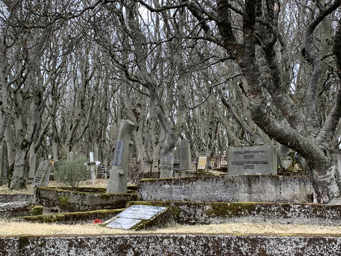 Holavallagardur Cemetery
