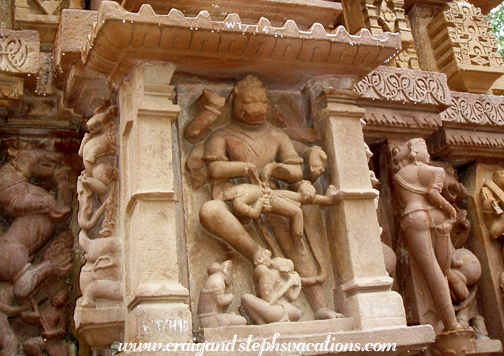 Vishnu kills Hiranyakasipu