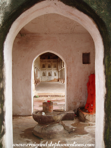 Hanuman Shrine, Raja Mahal