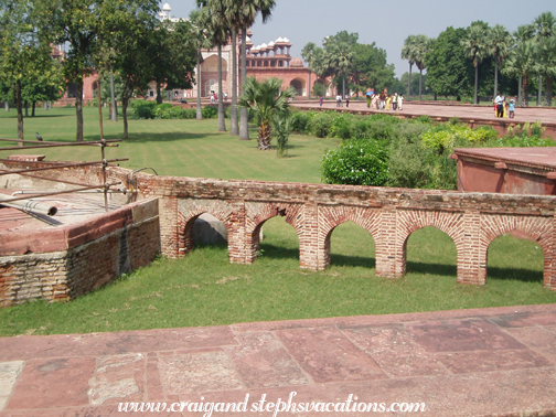 Aqueducts, Akbar's Tomb