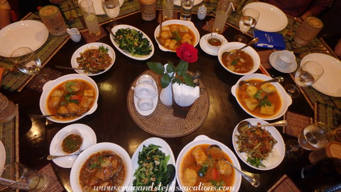 A variety of Burmese specialties at Padonmar Restaurant