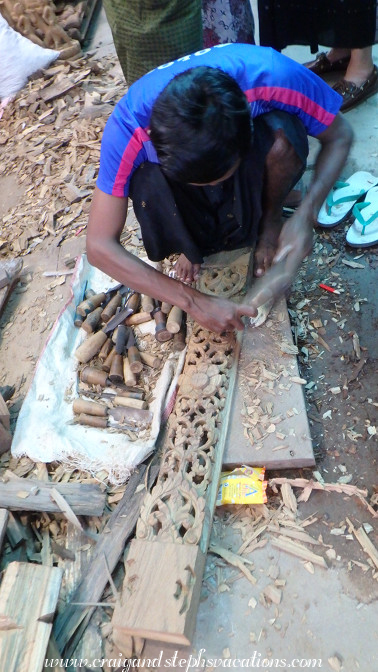 Wood carver at Aung Nan Handicrafts Workshop