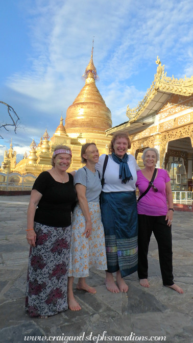 Toni, Genean, Steph, and Esther model thanaka make-up in front of Maha Lawka Marazein Stupa