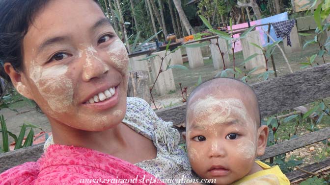 Mom and baby, Tha Phan Seit Village