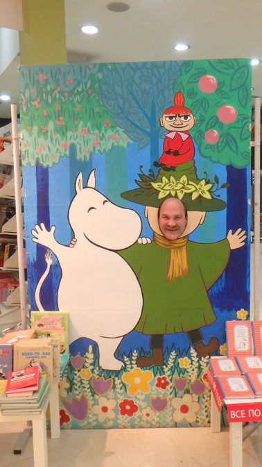 Craig frolics with the Moomins in Bookvoed bookstore
