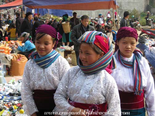 Girls at Dong Van market