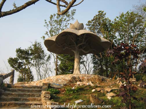 Hamrong Tourist Mountain tree / mushroom / umbrella / statue