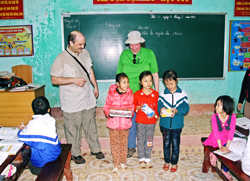 Visiting a local school (Photo courtesy of Cuong)