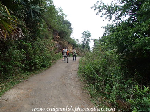 Hiking to the Yao village