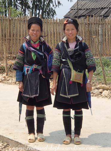  Black Hmong local guides