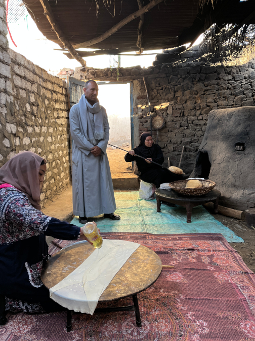 The family of Abd Elreheem prepares fatir and sun bread