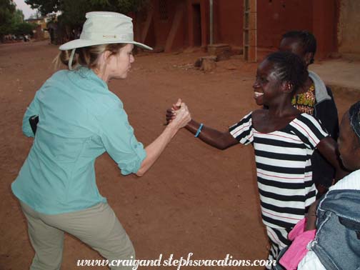 Susan plays with a Segou girl