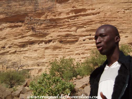 Bahini explains the Tellem cliff dwellings