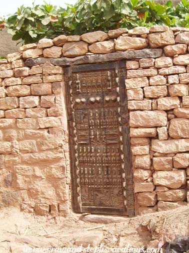 Dogon door