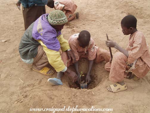 Students and villagers plant trees