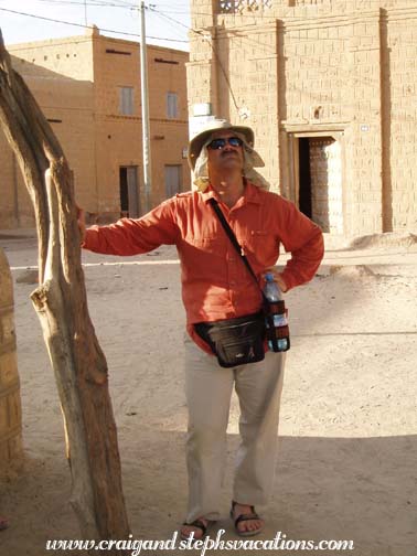 Craig admires Sidi Yahia Mosque