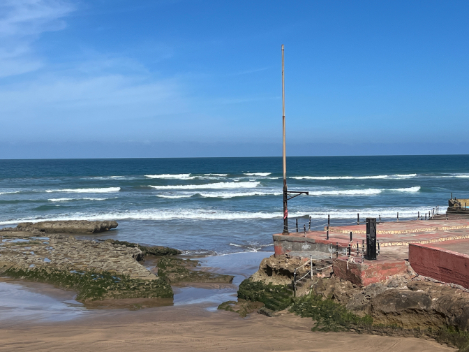 Waves along the corniche