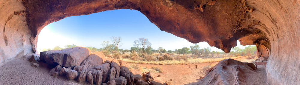 Kulpi Minymaku (Kitchen Cave), Uluru