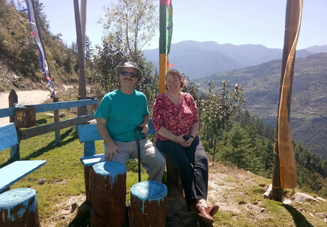 Chorten on the road to Shelmakha