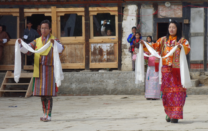 Welcome dance (presentation of katak)