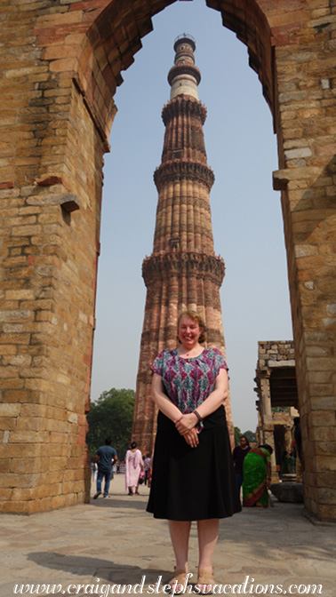 Steph in front of Qutub Minar