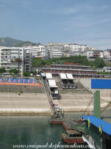 Funky escalators at Fengjie