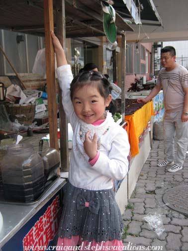 Little girl who sold us water at Fengjie