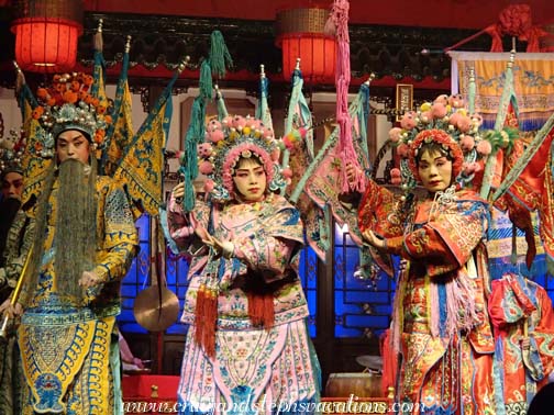 Sichuan opera performers