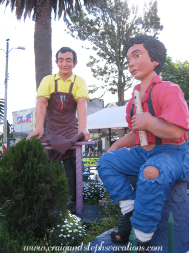 Statues in Cotacachi