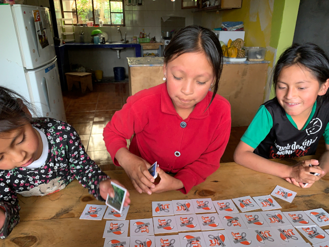 Playing a memory game: Shina, Sisa, and Yupanqui