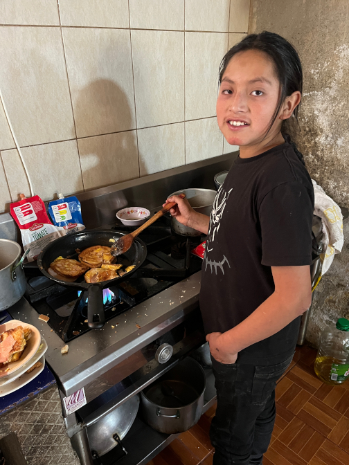 Chef Yupanki cooking breakfast