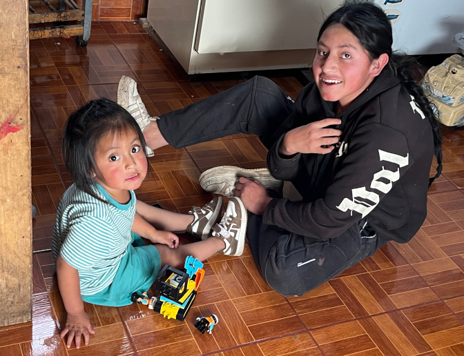 Yupanki playing with Kuri