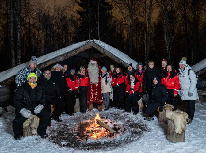 Max, Kevin, Humberto, Cindy, Brian, Kezia, Susan, Santa, Adrian, Rick, Valerie, Craig, Molly, Steph, Carey, Katie, John, Liang, Gosia (photo courtesy of Finn Markus)