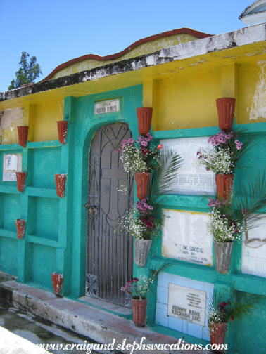 Solola cemetery