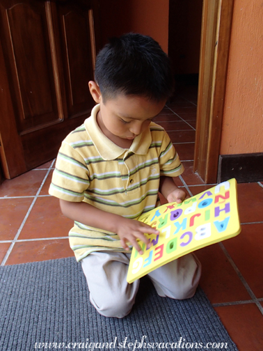 Eddy plays with the puzzle