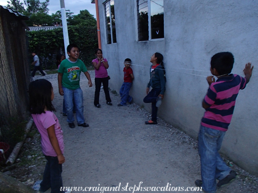 Neli, Junior, Yasmin, Josue, Yesmy, and Andrik