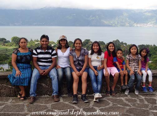 Paulina, Humberto, Vanesa, Paola, Yasmin, Yoselin, Eddy, Neli, and Aracely