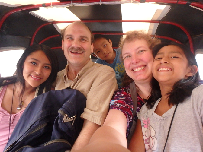 Tuk-tuk selfie: Vanesa, Craig, Eddy, Steph, Aracely