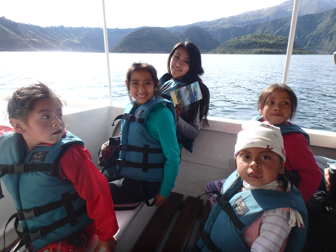 Boat ride of Lago Cuicocha: Yupanqui, Aracely, Vanesa, Shina Tayanta, Sisa