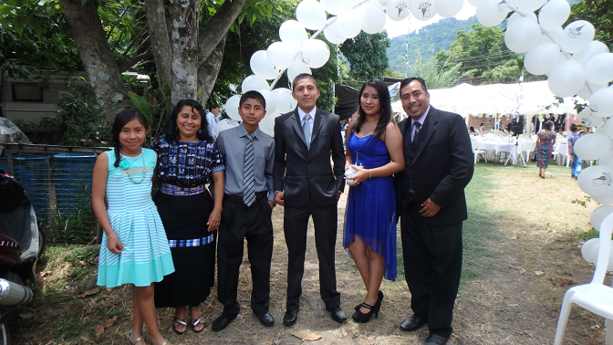 Groom and family: Neli, Rosa, Andrik, Alex, Julisse, Victor