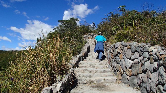 Craig hiking the Ruta Sagrada at Lago Cuicocha