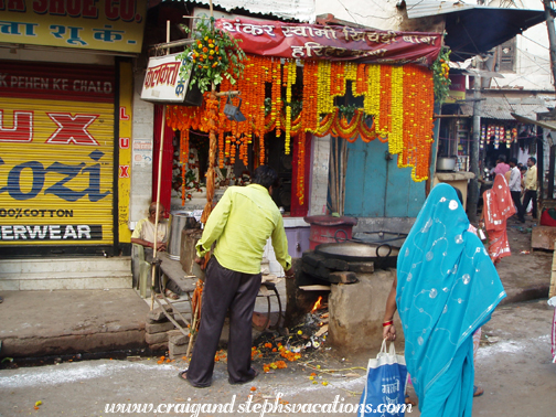 Near Shri Kashi Vishwanath Temple