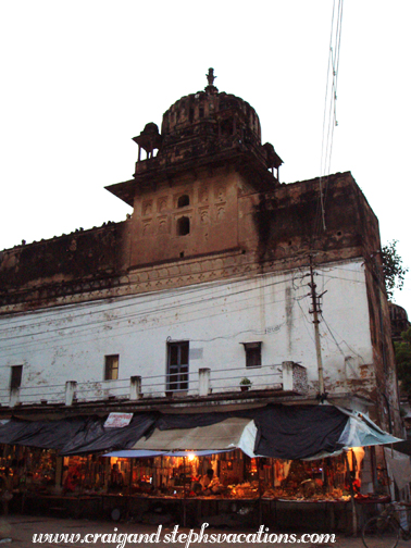 Sellers' stalls beneath the medieval chhatris of Orchha