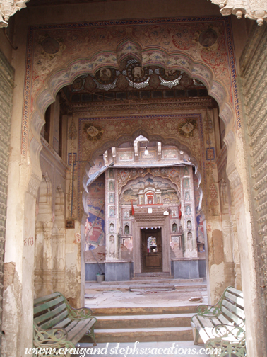 A peek into a Fatehpur haveli