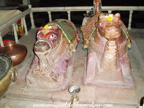 Statues at at Anjaneshwar Mahedeva, 9th century cave temple